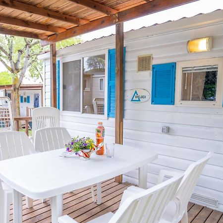 Happy Camp Mobile Homes In Camping Villaggio Lamaforca Carovigno Eksteriør bilde