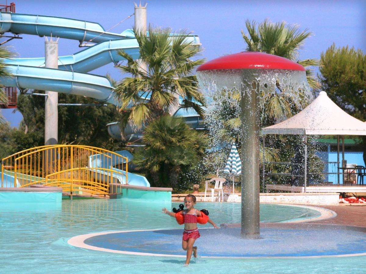 Happy Camp Mobile Homes In Camping Villaggio Lamaforca Carovigno Eksteriør bilde