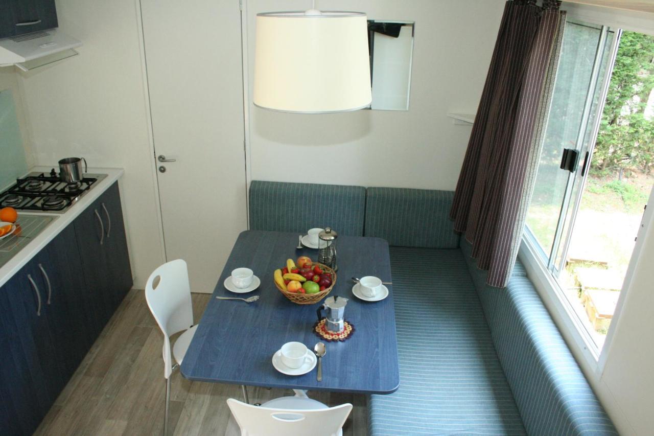 Happy Camp Mobile Homes In Camping Villaggio Lamaforca Carovigno Eksteriør bilde
