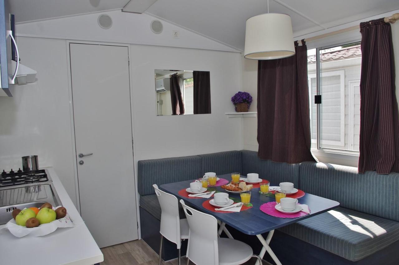 Happy Camp Mobile Homes In Camping Villaggio Lamaforca Carovigno Eksteriør bilde